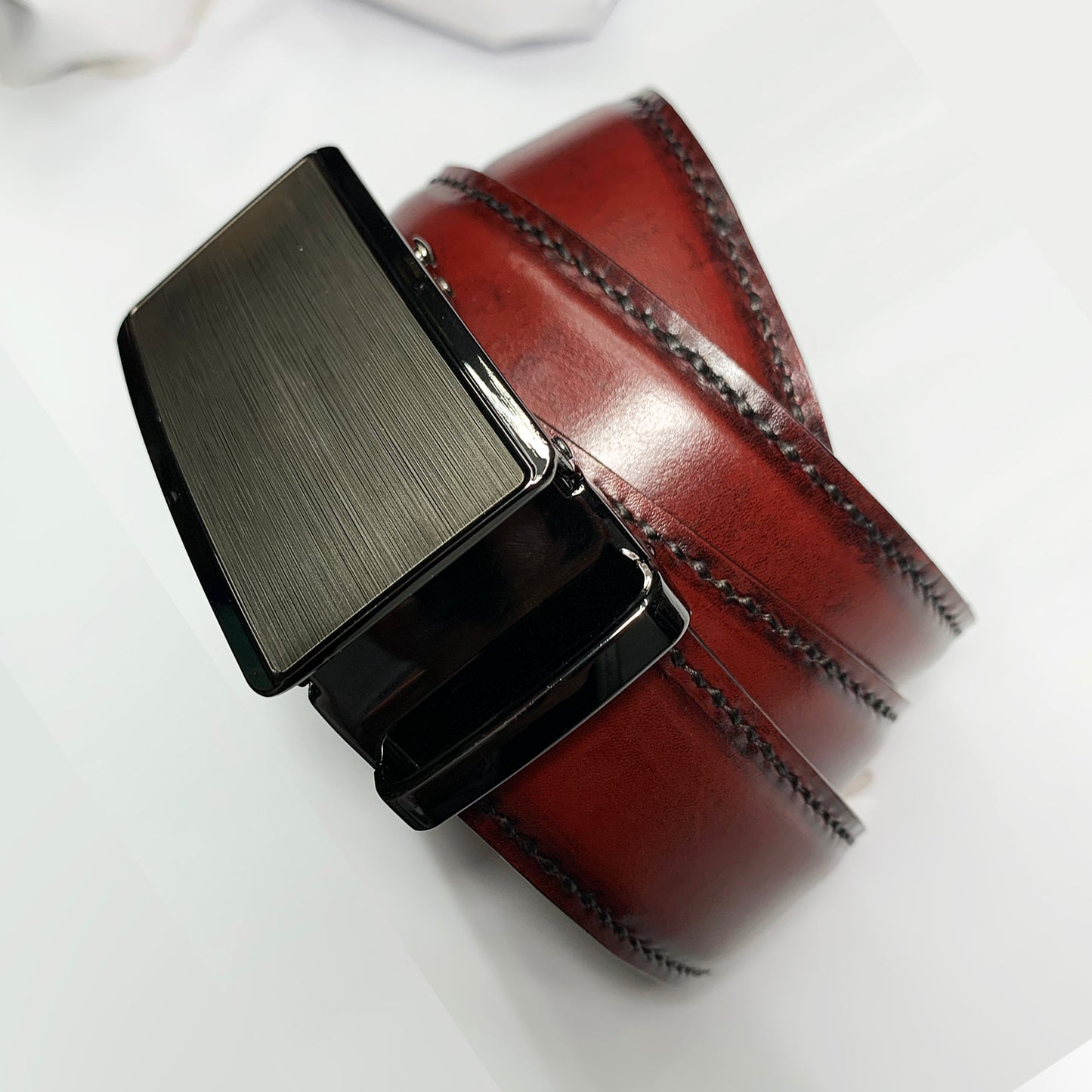 Reddish Enduring Classic: Hand-Stitched Leather Belt